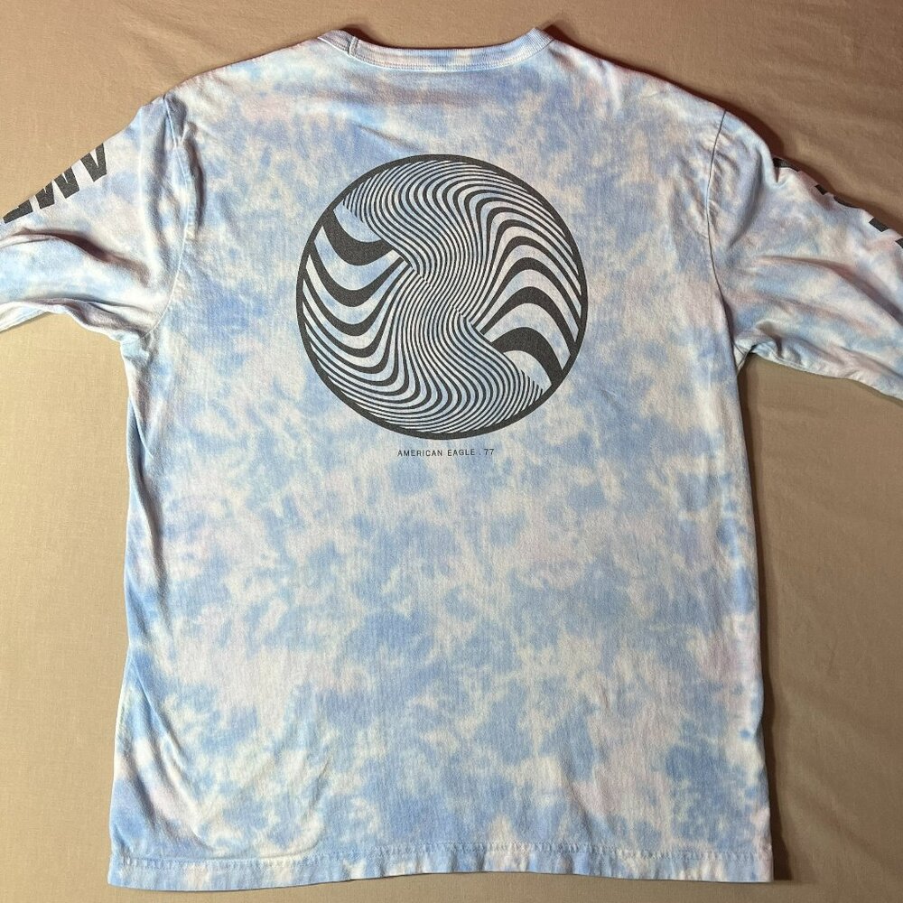 American Eagle Tie Dye Blue/White and Hypnotic Swirl Pattern Graphic Design